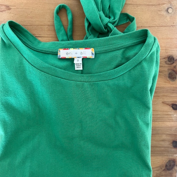 Eri + Ali Green Tied T Shirt - Picture 2 of 5